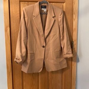 Beautiful wool blazer!   Great closet staple!  Vintage Sag Harbor.